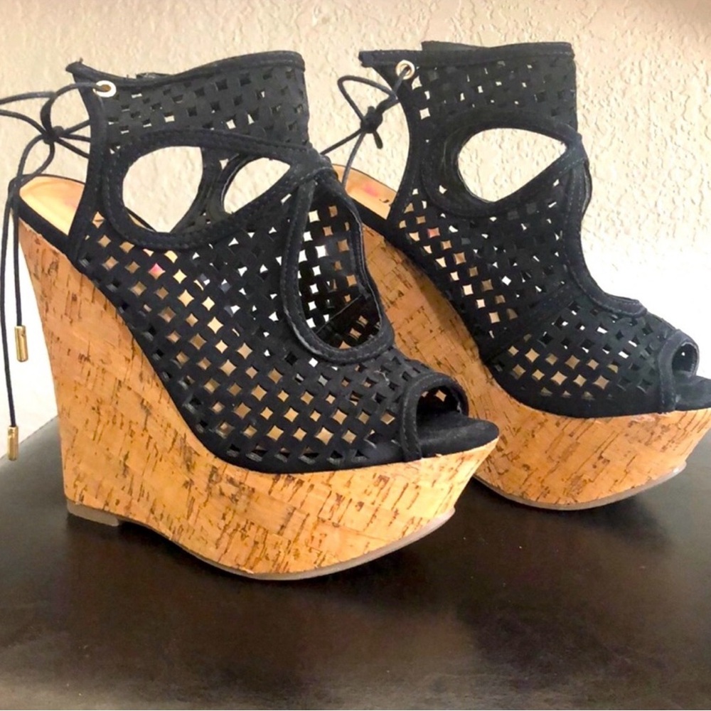 JustFab Black Laser Cut Cork Wedge Heels Lace-Up Back | Size 6 | NWOT